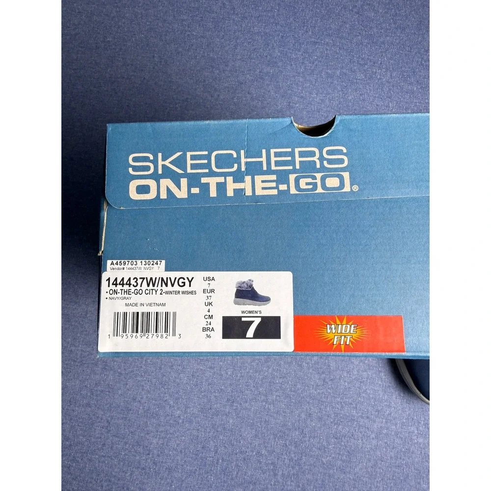 Skechers On-The-Go City 2 Winter Wishes Navy Blue Faux Fur Boots 144437W Wide 7